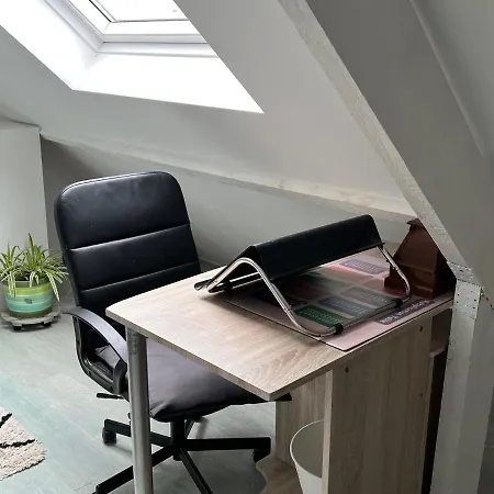 Cosy 1 Bedroom 900m From