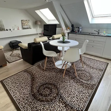 Apartment Cosy 1 Bedroom 900m From *